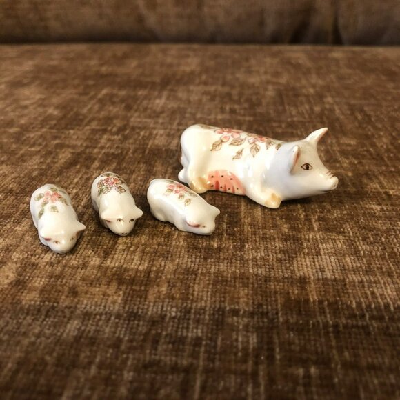 Vintage Ceramic Pig Family Figurine Set - Mother & 3 Piglets Floral Design - Picture 2 of 9